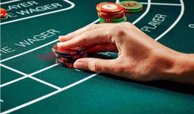 Kỹ thuật canh bài Baccarat là gì?